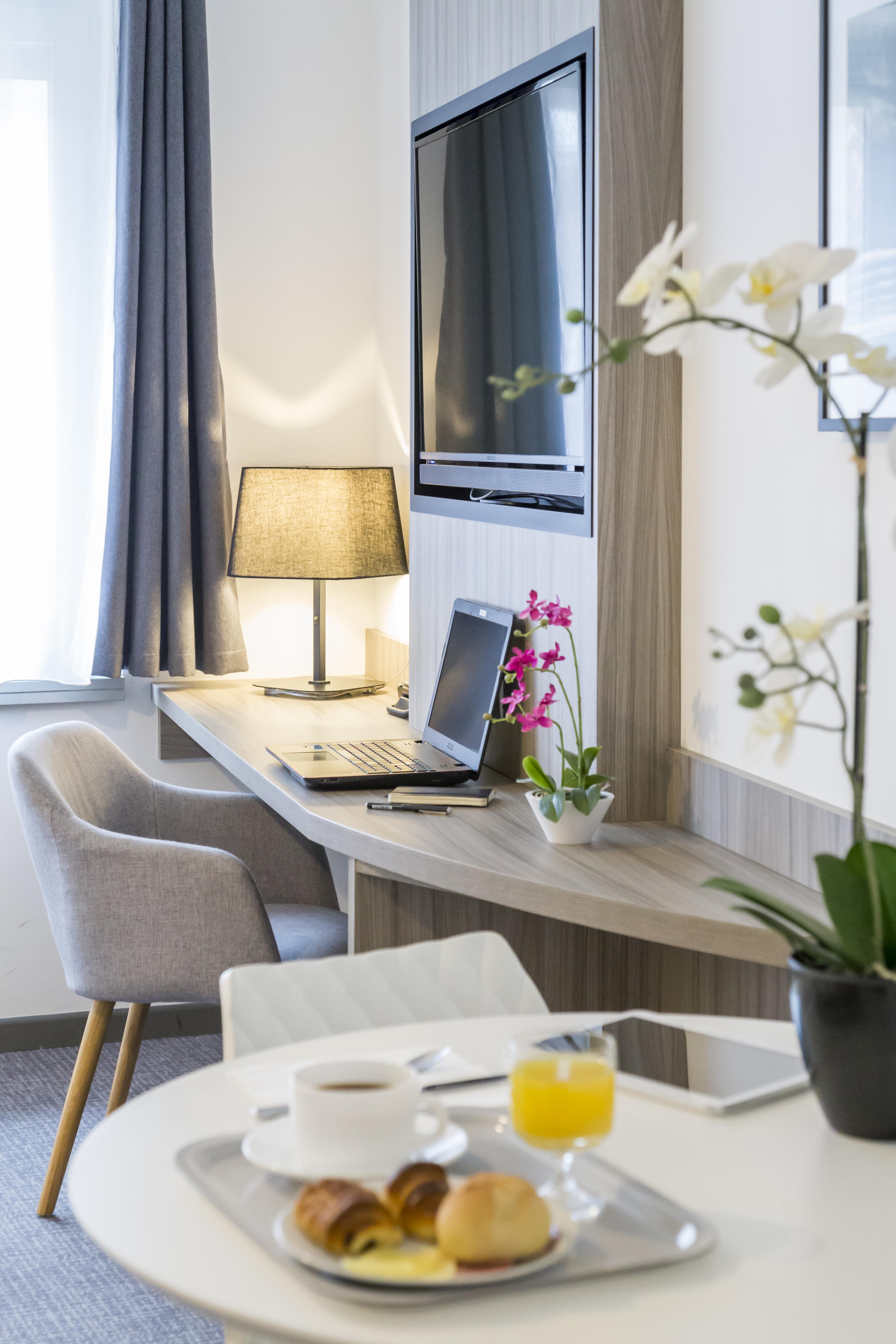 Nemea Appart Hotel Elypseo Strasbourg Port Buitenkant foto